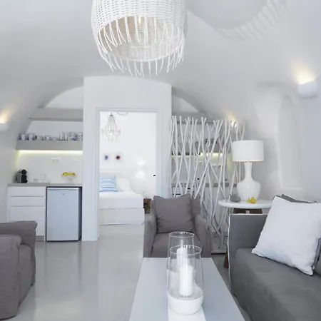 Wonderful Santorini | Caldera View Cave House | 2 Bedrooms | Private Terrace With Hot Tub And Outdoor Dining Area | Panoramic Sea Views | 이메로비글리